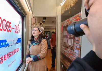 Il treno turistico con set fotografici debutta in Cina