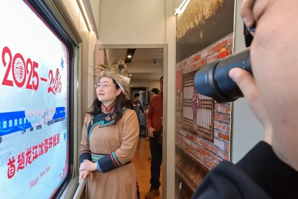 Il treno turistico con set fotografici debutta in Cina