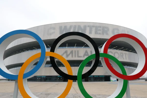 Cos’è il norovirus che ha causato un focolaio nel Villaggio olimpico di Milano mettendo ko le atlete finlandesi?