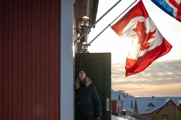 Groenlandia, come i nuovi consolati di Francia e Canada a Nuuk puntano a ridisegnare la sicurezza tecnologica dell’Occidente