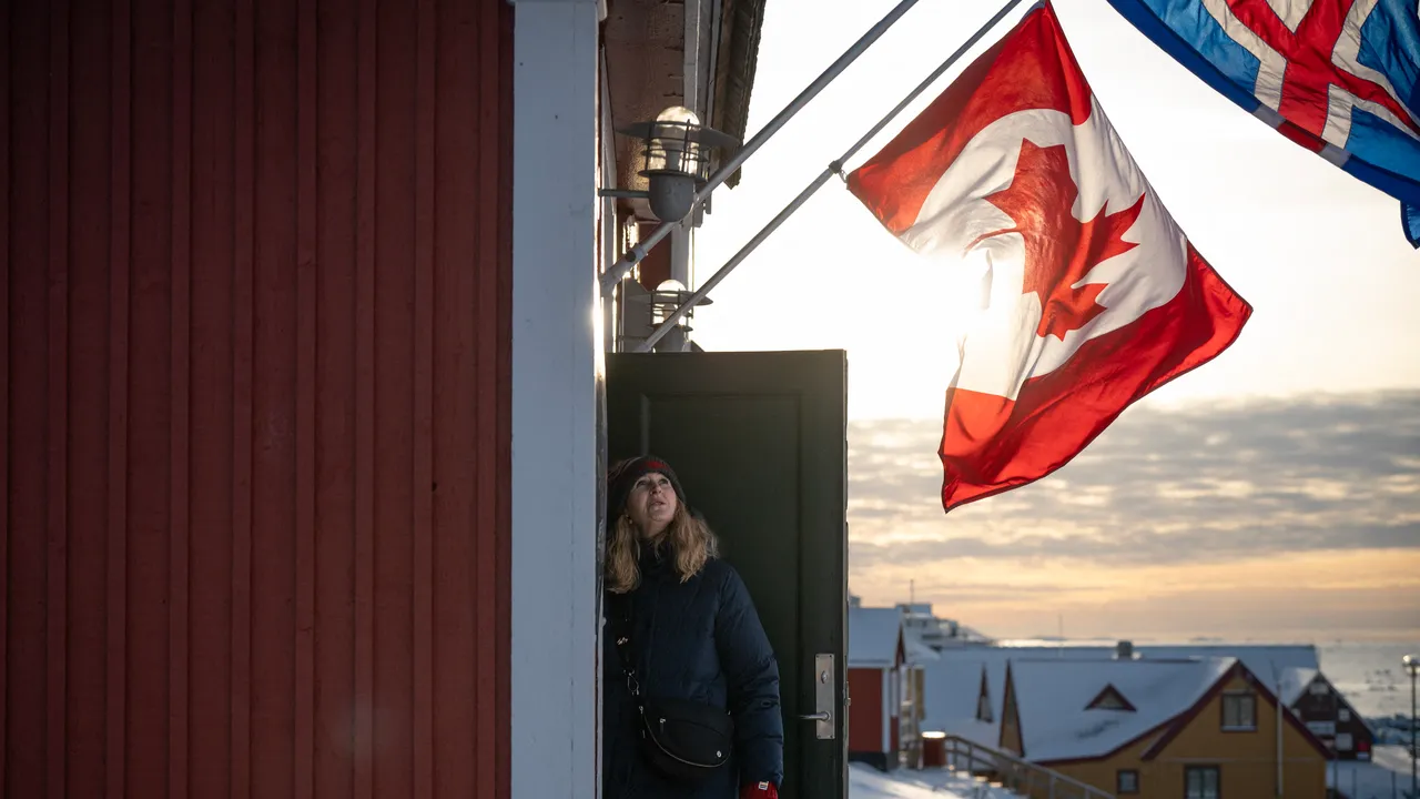 Groenlandia, come i nuovi consolati di Francia e Canada a Nuuk puntano a ridisegnare la sicurezza tecnologica dell’Occidente