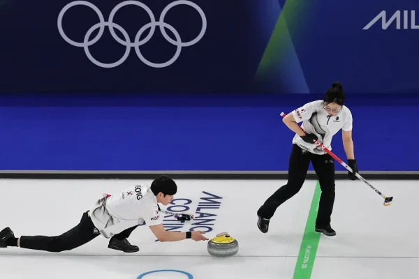La storia del curling ci parla di cambiamento climatico e assurde passioni che vale sempre la pena assecondare