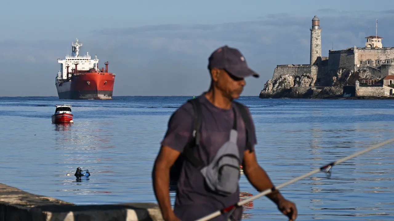 Cuba non è mai stata così sola, cosa sta succedendo all’isola caraibica rimasta senza petrolio né alleati