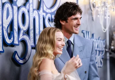 Sulle brughiere di Cime tempestose soffia il vento, ma non arruffa le iPhone face (troppo perfette per essere vere)