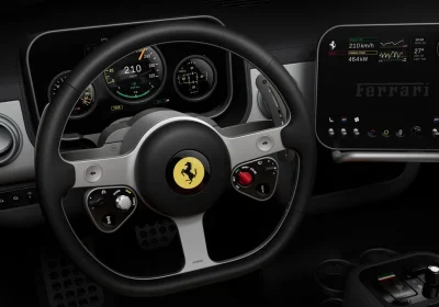 Ferrari Luce, abbiamo toccato con mano gli interni e per ora sembra più un’Apple car che la prima elettrica di Maranello
