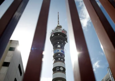 Cosa cambia con le nuove regole per gli abbonamenti alla fibra di casa (e chi ci guadagna)