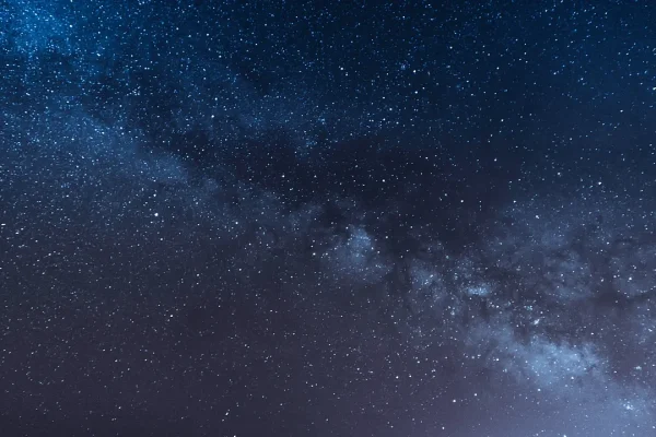 Tra esplosioni stellari e asteroidi, le prime migliaia di alert del Rubin Observatory segnano l’inizio di una nuova era dell’astronomia