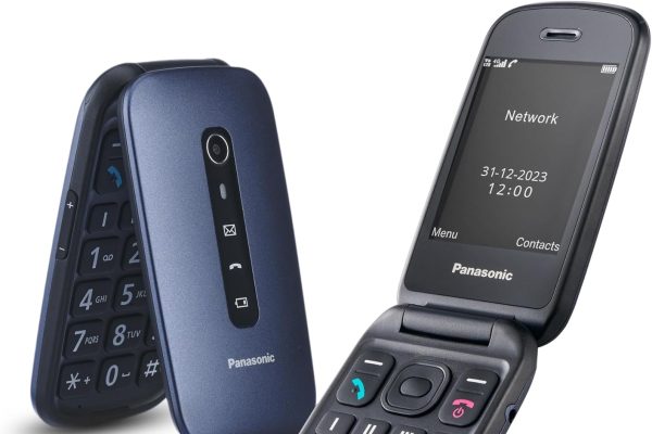 Panasonic KX‑TU550EXC, Cellulare 4G per Anziani, Fotocamera 1,2 MP, telefono per anziani, Display 2,8″, caratteri grandi, facile da usare, Standby fino a 290 ore, Blu