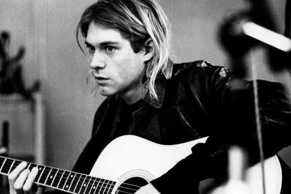 Cosa dice lo studio forense che rilegge la morte di Kurt Cobain sostenendo l’ipotesi omicidio (e messa in scena del suicidio)