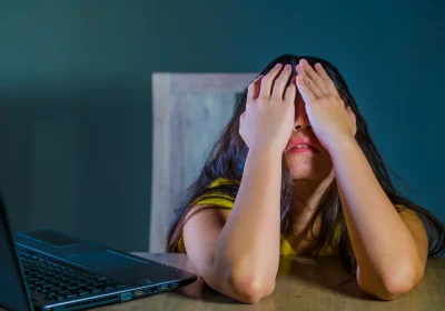 Quando l’AI diventa un confidente. Cosa succede se i ragazzi chiedono aiuto ai bot per un supporto sentimentale o psicologico