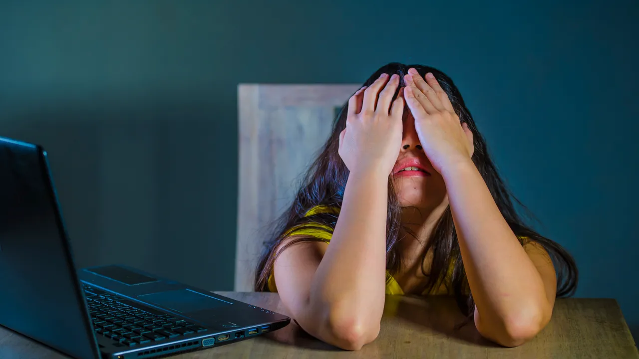 Quando l’AI diventa un confidente. Cosa succede se i ragazzi chiedono aiuto ai bot per un supporto sentimentale o psicologico