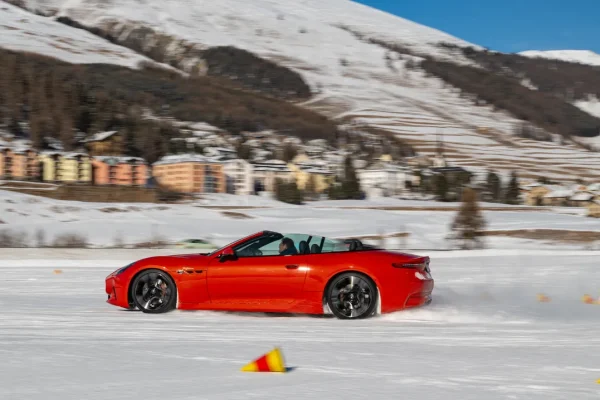 Maserati, ecco come anche una supercar può danzare sul ghiaccio