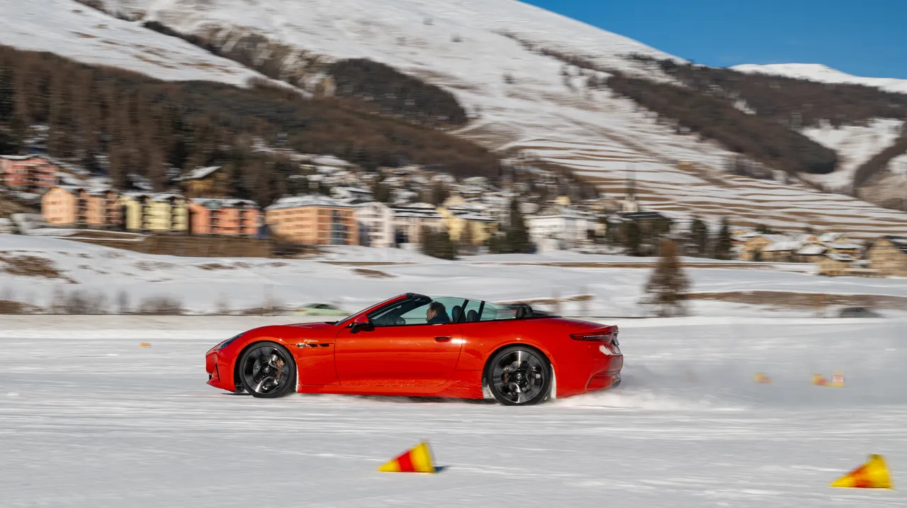 Maserati, ecco come anche una supercar può danzare sul ghiaccio