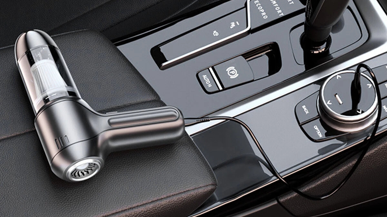 Accessori auto imperdibili su Amazon: pulizia profonda, gomme sempre in pressione e CarPlay senza fili