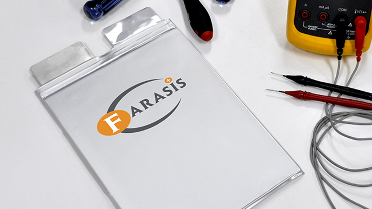 Addio alle migliaia di cicli e anni di test: con l'IA le batterie si testano in una manciata di ore