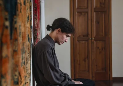 Portare il misticismo di Franco Battiato in un film non era affatto facile (ma ci sono riusciti)