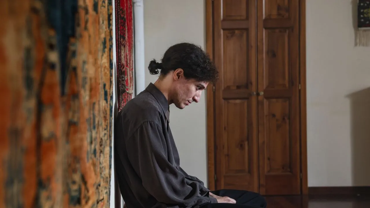 Portare il misticismo di Franco Battiato in un film non era affatto facile (ma ci sono riusciti)