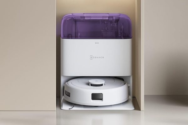 Non chiamatelo base: a 198€ questo robot ECOVACS da 9000Pa aspira, lava e si svuota da solo (in elegante colore Viola)