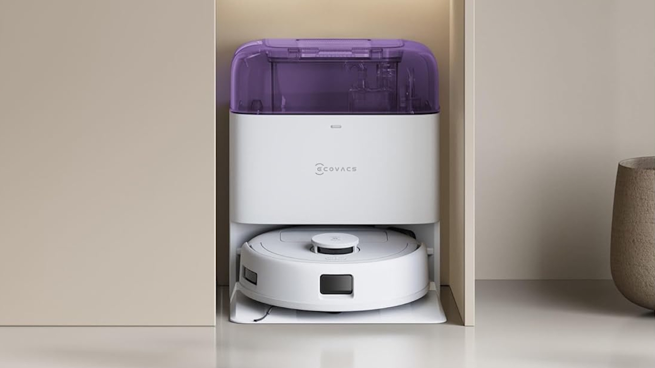 Altro che entry-level: a 198€ questo ECOVACS da 9000Pa aspira, lava e si svuota da solo (ed è pure Viola)