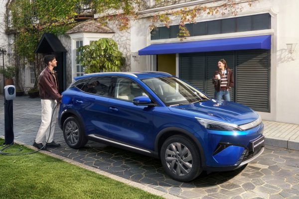 BYD ATTO 3 EVO: 3,9 secondi sullo 0-100 e ricarica in 25 minuti