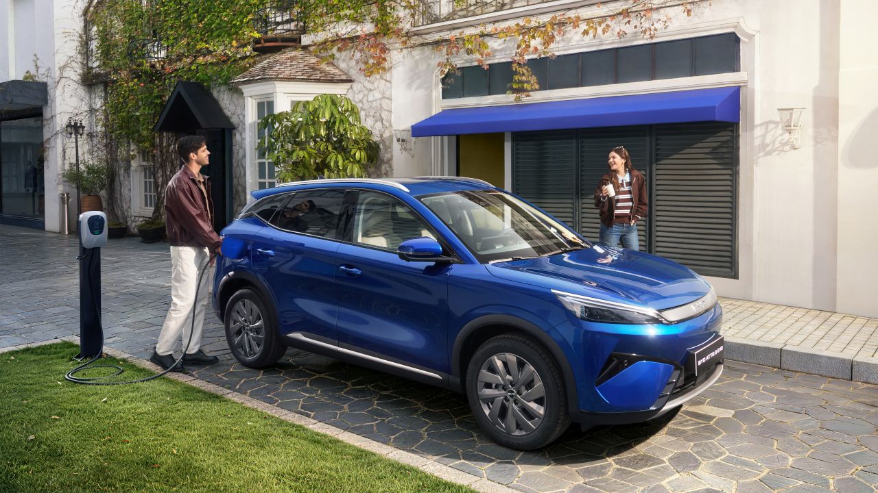BYD ATTO 3 EVO: 3,9 secondi sullo 0-100 e ricarica in 25 minuti