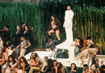 Bad Bunny al Super Bowl, come è riuscito a portare la sua Porto Rico all’halftime show (con tanto di matrimonio sul palco)