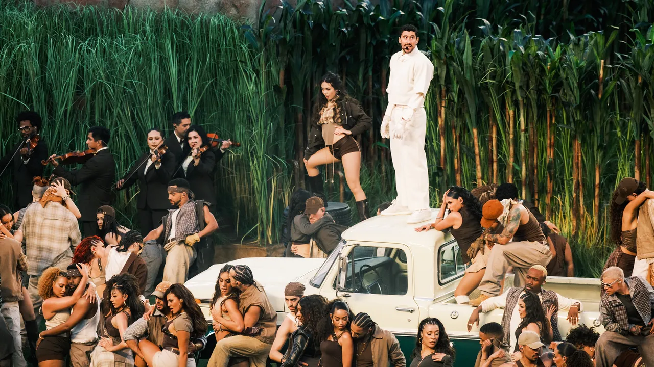 Bad Bunny al Super Bowl, come è riuscito a portare la sua Porto Rico all’halftime show (con tanto di matrimonio sul palco)