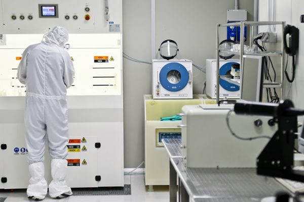 Colpo di STMicroelectronics, un'intesa da miliardi con AWS ridisegna il futuro dei datacenter di Amazon