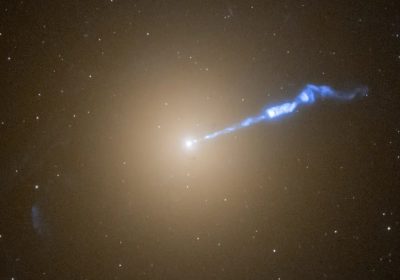 Con l'Event Horizon Telescope si sta studiando la zona da dove nasce il getto relativistico del buco nero M87*