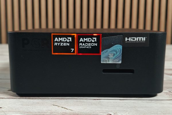 Cubi Z AI 8M visto da vicino, un mini-PC di MSI per PMI, casa e negozi