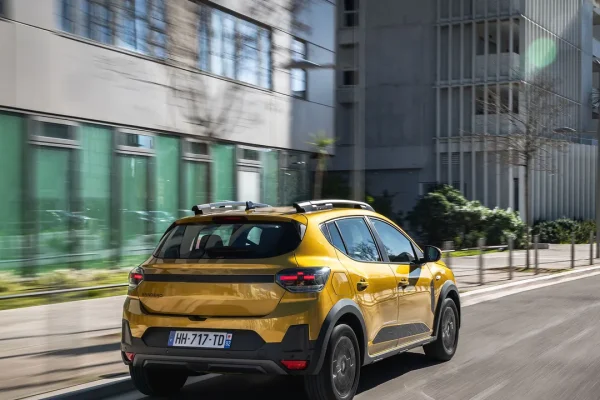 Dacia Sandero 2026: quanto costa, come va il nuovo GPL automatico e cosa cambia negli allestimenti