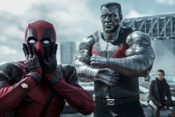 Il primo Deadpool dieci anni fa è riuscito nell’impresa di creare un’idea di cinecomic totalmente diversa
