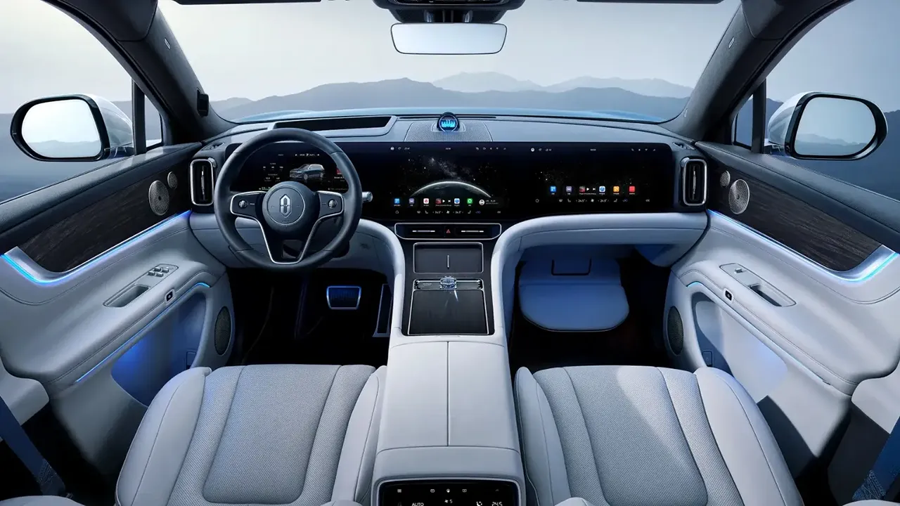 Dopo le maniglie, è il turno dei display: la Cina impone i tasti fisici?