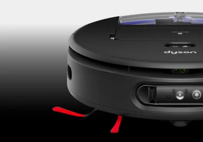 Dyson Spot+Scrub Ai vede le macchie e le aggredisce, ecco com’è rispetto ai robot aspirapolvere avversari