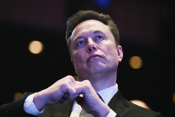 Elon Musk sta violando le sanzioni Usa vendendo spunte blu su X ai leader iraniani?