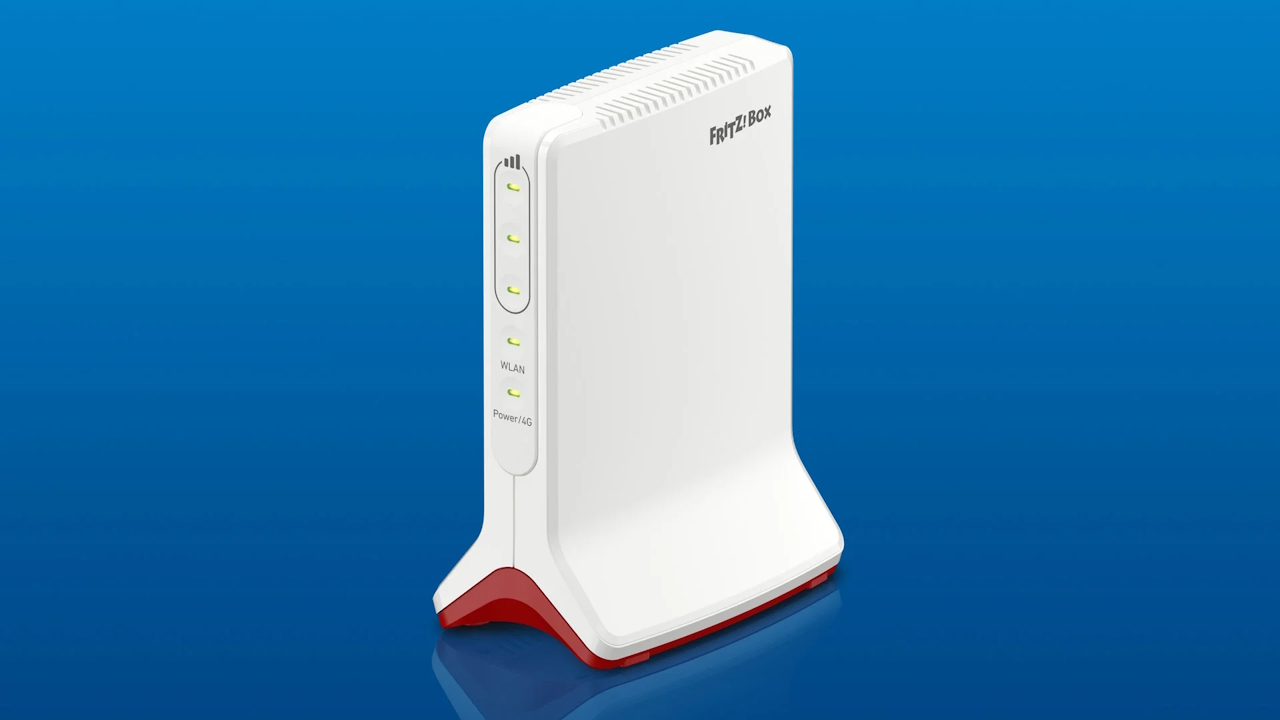 FRITZ!Box 6825 4G sbarca in Italia a 129 euro: il router tascabile che funziona ovunque con un power bank