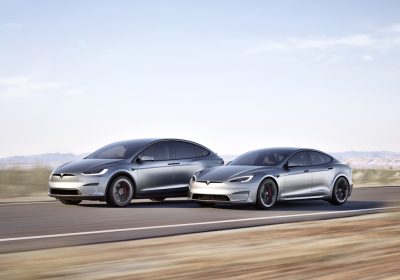 Grok arriva sulle Tesla in Europa: l'intelligenza artificiale entra in auto e risponde in tempo reale