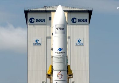 Il razzo spaziale europeo Ariane 6, per la prima volta con quattro booster, ha lanciato 32 satelliti Amazon Leo