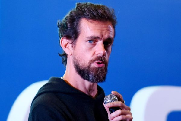Jack Dorsey taglia il 40% di Block: 4.000 dipendenti a casa, il titolo vola a +20%. La colpa? L'AI