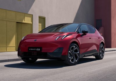 L'assistente vocale interpreta male il comando, l'auto si schianta nel guardrail: il caso Link &amp; Co. è un campanello d'allarme