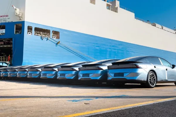 La XPeng P7+ è salpata in direzione dei mercati esteri