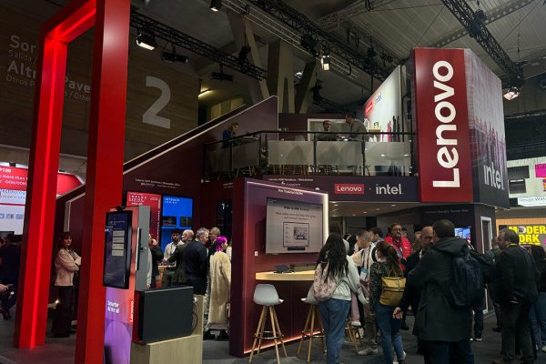 Lenovo a ISE 2026: smart collaboration, IA e soluzioni per le sale riunioni