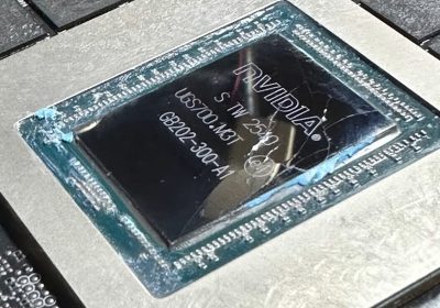 MSI GeForce RTX 5090 Lightning Z a 2500 Watt: il BIOS manda la GPU in frantumi (letteralmente)