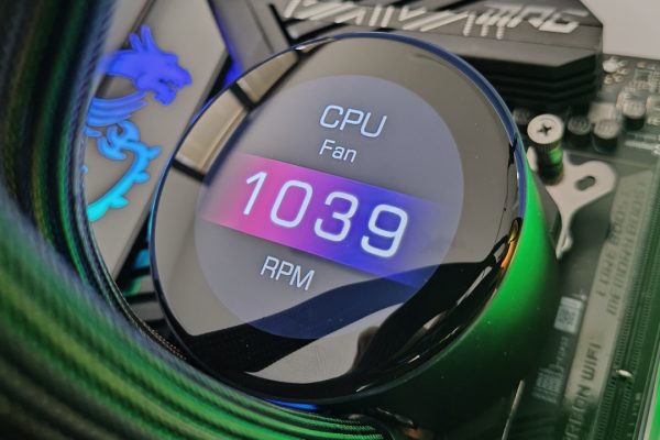 MSI sta lavorando a un dissipatore ottimizzato per CPU AMD: l'abbiamo provato con il 9850X3D