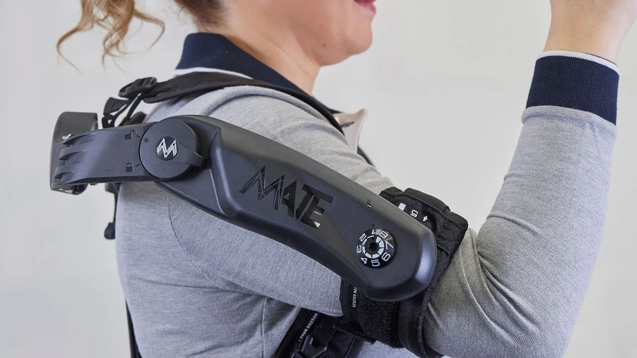 Meno di 3kg per 'diventare' bionici: l'ultima novità di Comau è un esoscheletro passivo