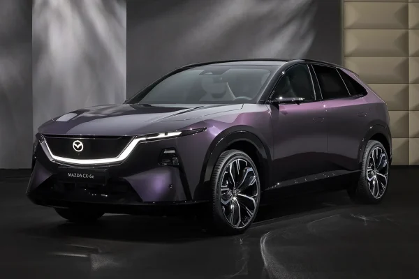 Primo contatto con Mazda CX-6e: con la piattaforma giusta si fanno meraviglie | Video