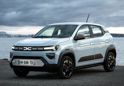 Primo test con Dacia Spring 2026: motore e batteria aggiornati cambiano tutto