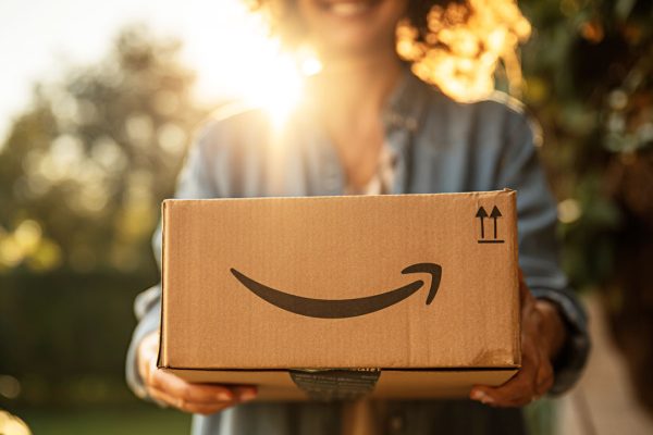 Risparmiare con le offerte Amazon: weekend di sorprese, ecco la lista delle migliori e ci sono anche gli iPhone