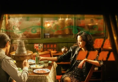 In Blossoms Shanghai, il divino Wong Kar-wai confeziona un sontuoso affresco del boom economico degli Anni ’90