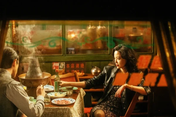 In Blossoms Shanghai, il divino Wong Kar-wai confeziona un sontuoso affresco del boom economico degli Anni ’90